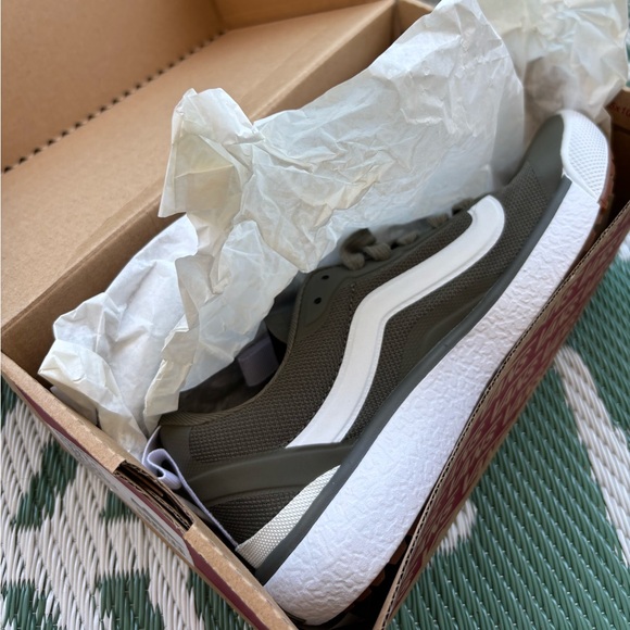 Vans Ultrarange EXO Dusty Olive - Picture 3 of 4